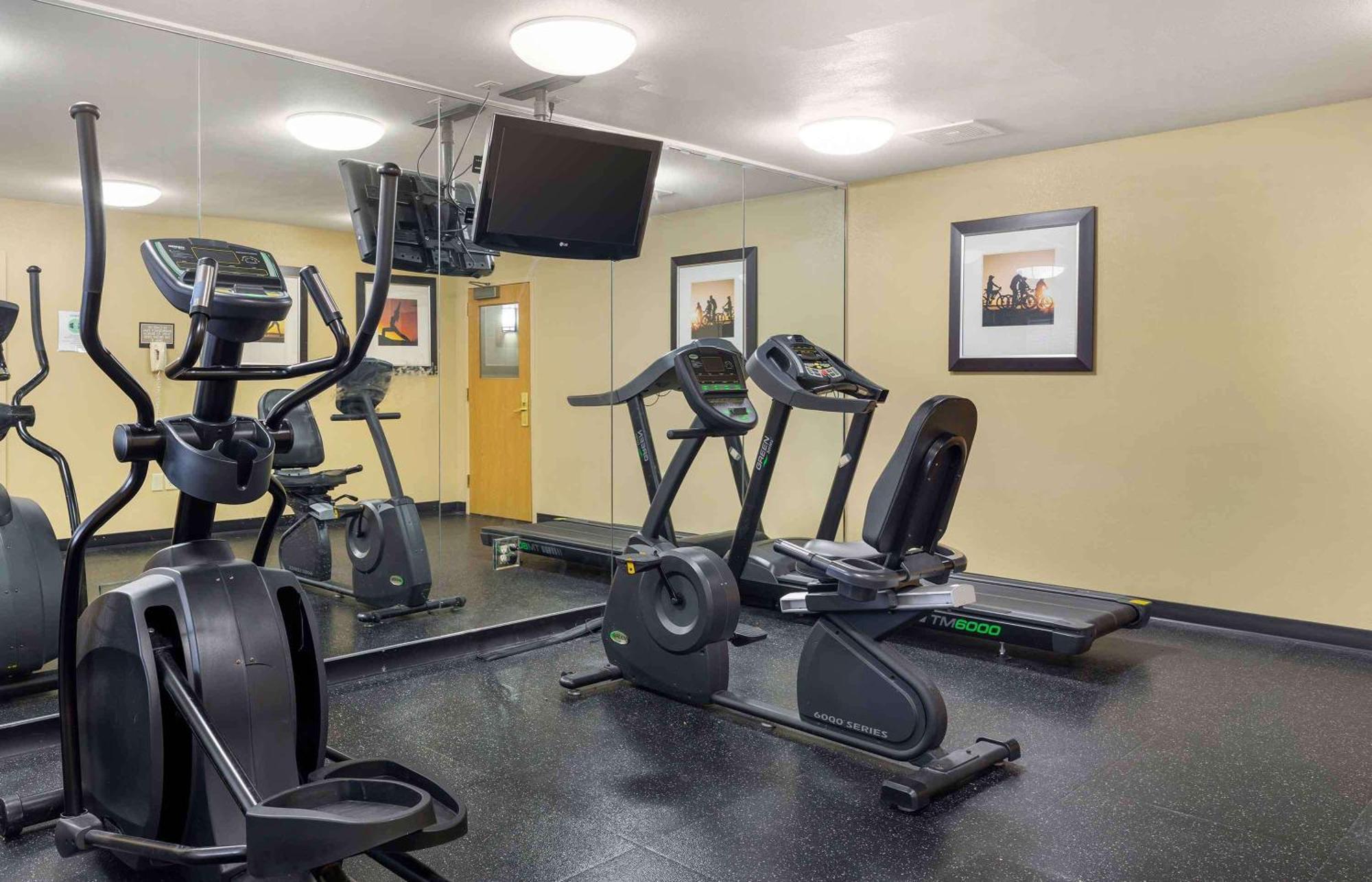 Extended Stay America Suites - Boston - Waltham - 32 4Th Ave Buitenkant foto