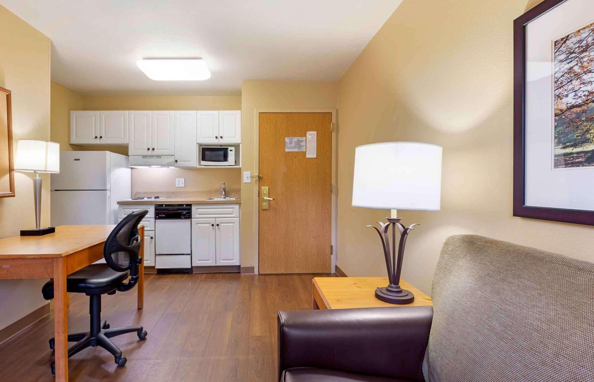 Extended Stay America Suites - Boston - Waltham - 32 4Th Ave Buitenkant foto